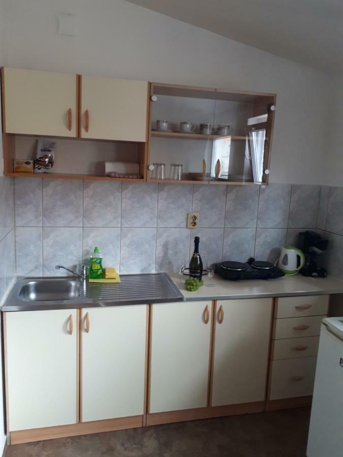 Dejan 2-top Centar-old Town Studio * Pula