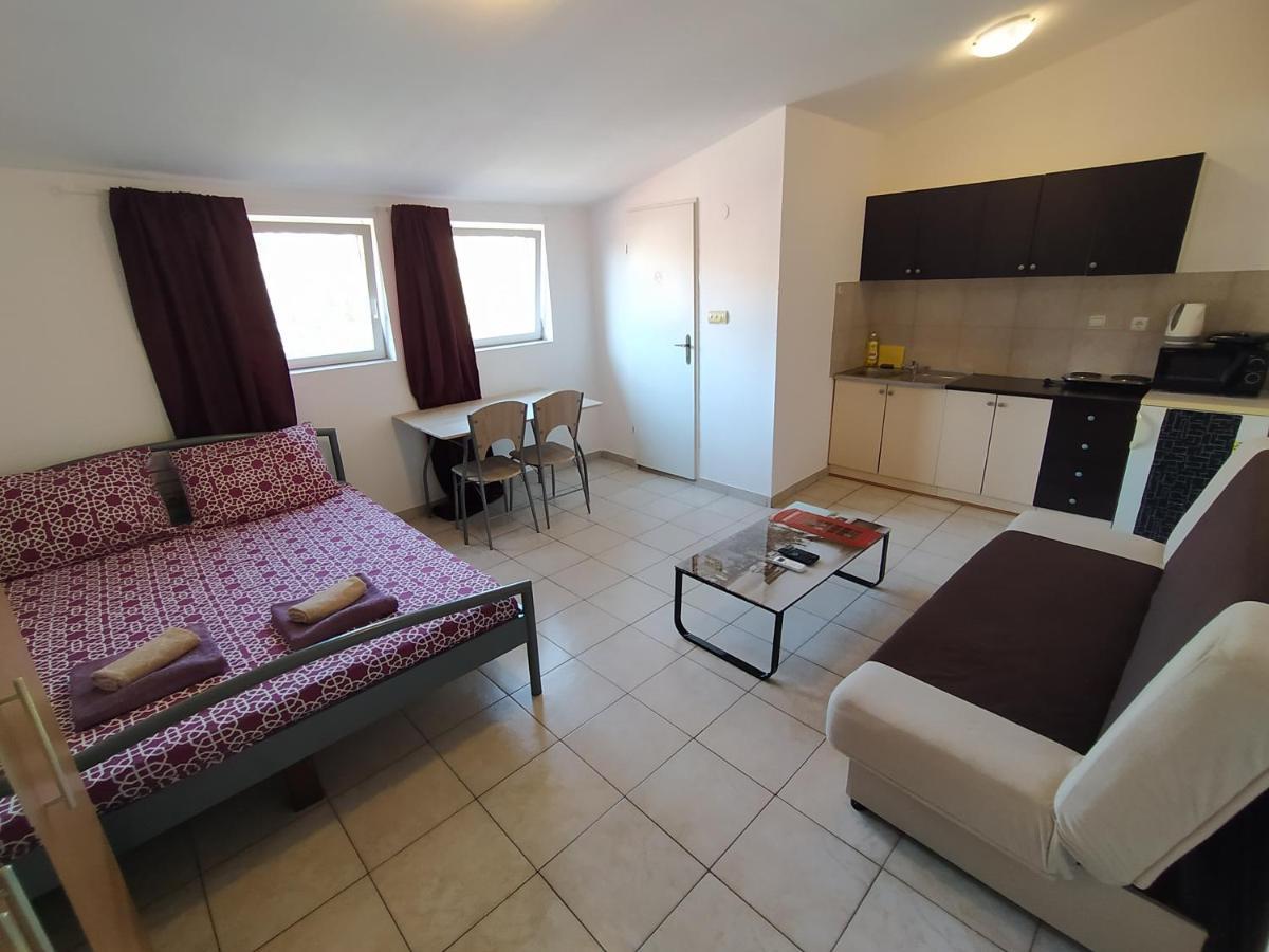 Dejan Apartment-top Centar-old Town-low Budget Appartement