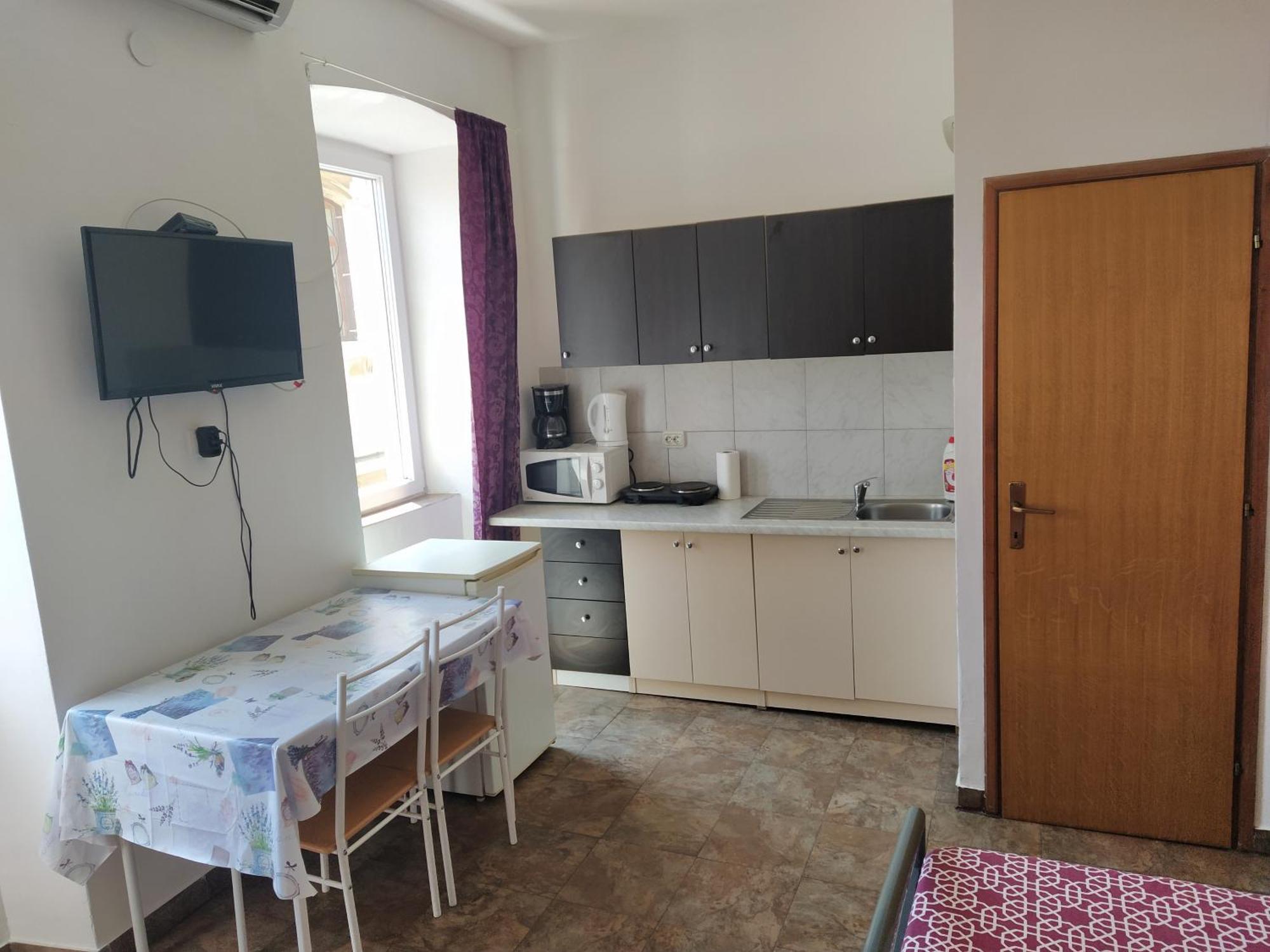 Dejan Apartment-top Centar-old Town-low Budget Pula