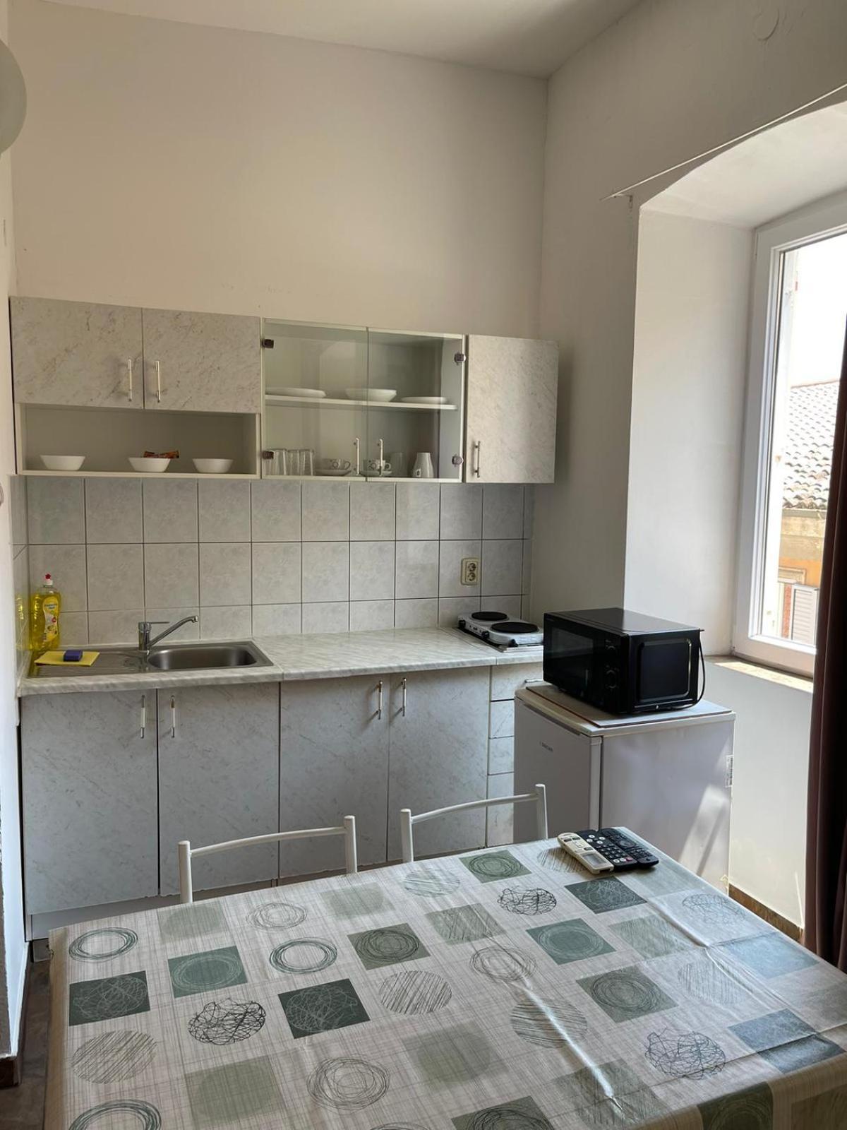 Dejan Apartment-top Centar-old Town-low Budget * Pula