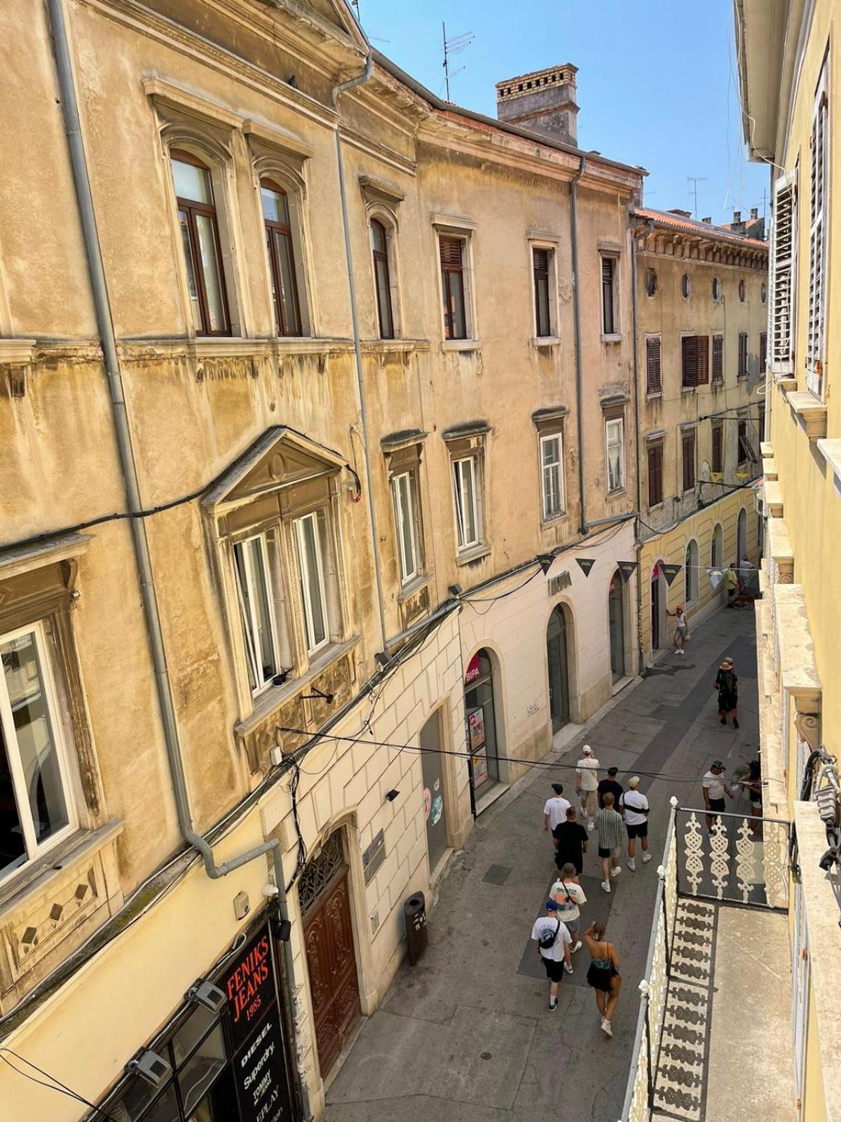 Dejan Apartment-top Centar-old Town-low Budget Appartement *