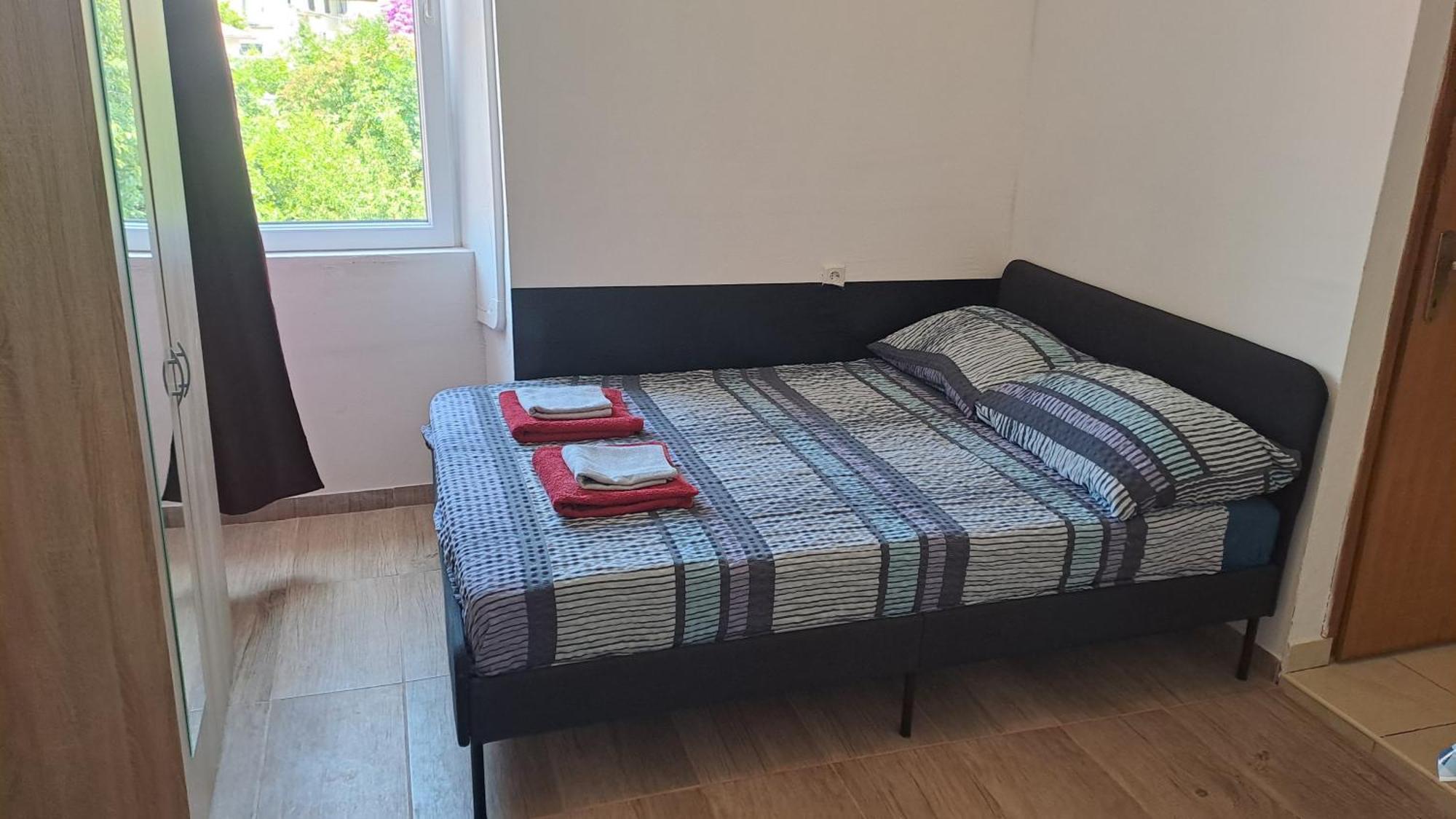 Dejan Apartment-top Centar-old Town-low Budget *