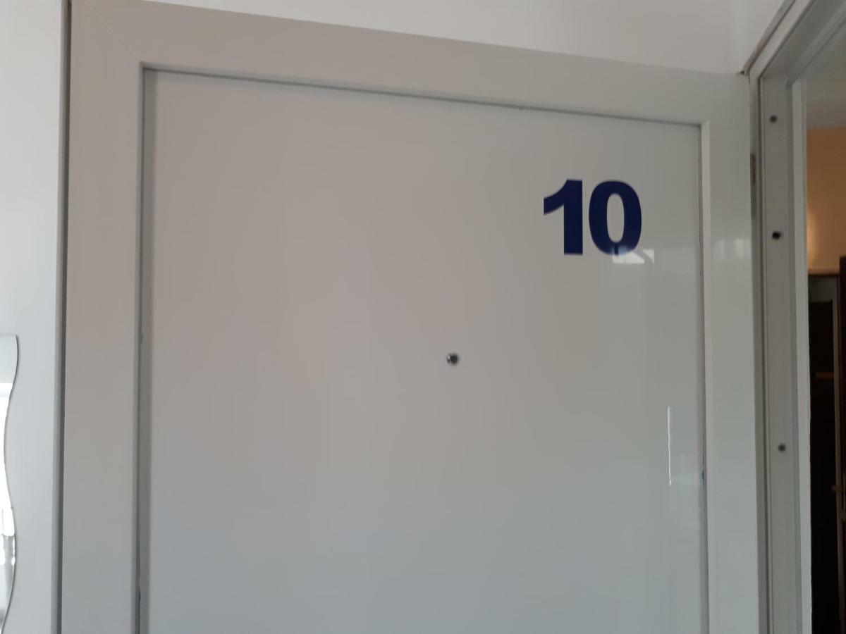 Dejan Apartment-top Centar-old Town-low Budget Appartement Pula
