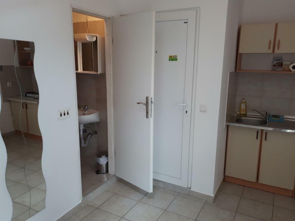 Dejan Apartment-top Centar-old Town-low Budget * Pula