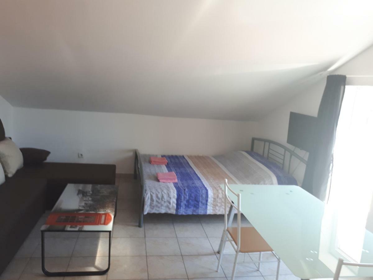 Dejan Apartment-top Centar-old Town-low Budget Appartement